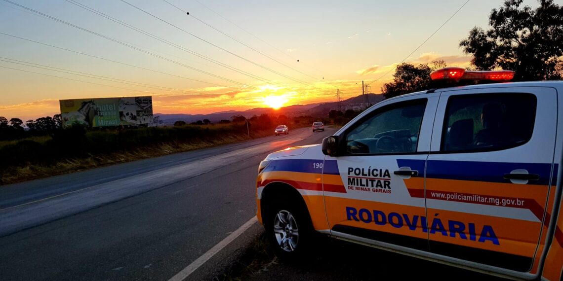 Polícia Militar Rodoviária de Poços prende dois motoristas por embriaguez