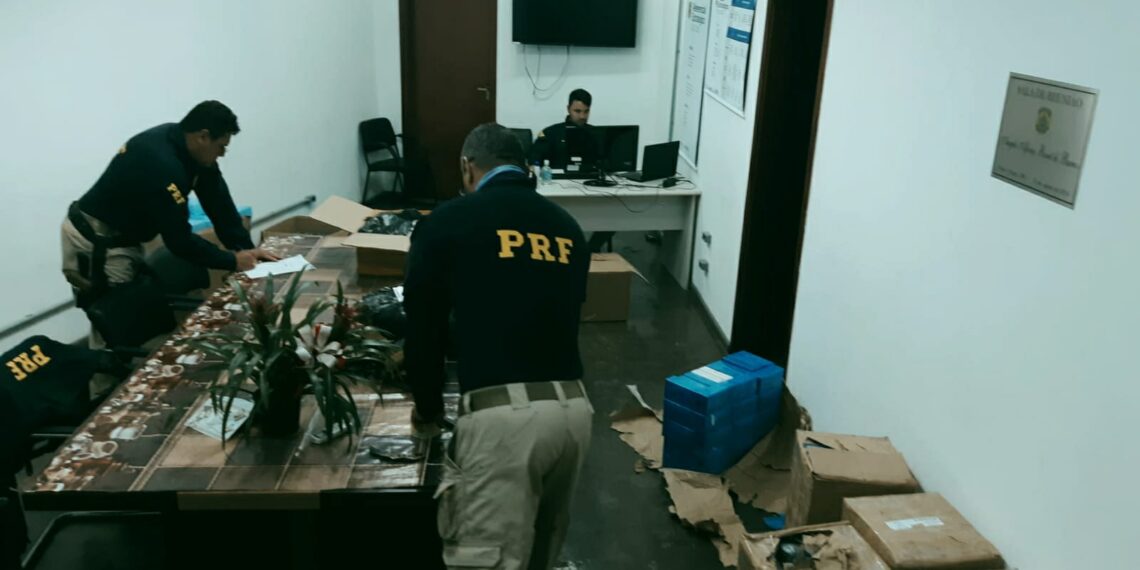 PRF apreende R$ 300 mil em mercadoria sem nota fiscal