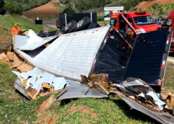 Mais um acidente com caminhão é registrado no Marco Divisório em Poços de Caldas