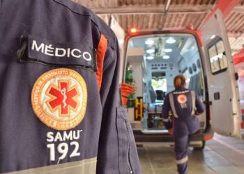 Equipe do Samu de Poços salva bebê que se afogou em piscina