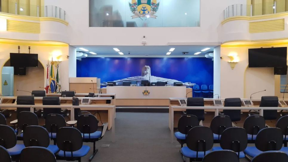 Projetos para instalação de novas empresas em Poços serão votados em extraordinária