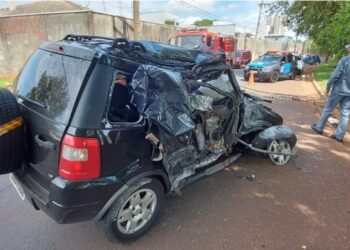 Motorista morre após carro bater em poste em Mogi Guaçu