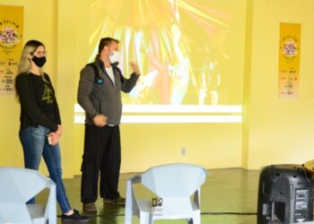 Rasgacêro exibe filme ‘Um Boi Bem + Brasileiro’ em escolas públicas municipais em Poços