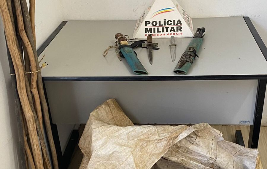 Homem é preso com facões e materiais de caça em Santa Rita de Caldas