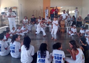 Projeto de Capoeira Filhos do Bonfim realiza formatura de crianças em Poços de Caldas