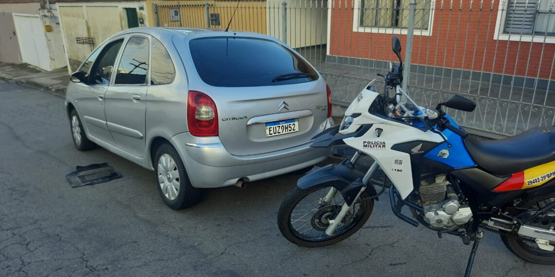 PM apreende carro clonado e trio é detido em Poços de Caldas