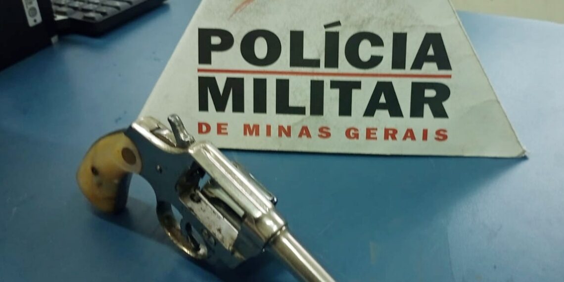 Idoso é preso após ameaçar irmã e cunhado com arma em Poços de Caldas