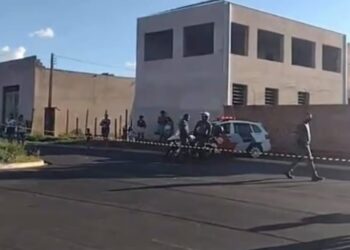 Motociclista e garupa morrem após moto atingir poste em Mococa