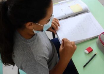Escolas de Poços de Caldas estão autorizadas a receber 100% dos alunos