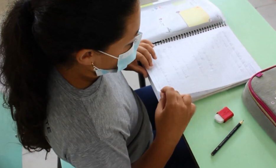 Escolas de Poços de Caldas estão autorizadas a receber 100% dos alunos