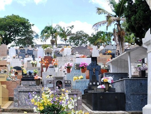 Cerca de 6 mil pessoas devem visitar o cemitério municipal de Poços nesta terça