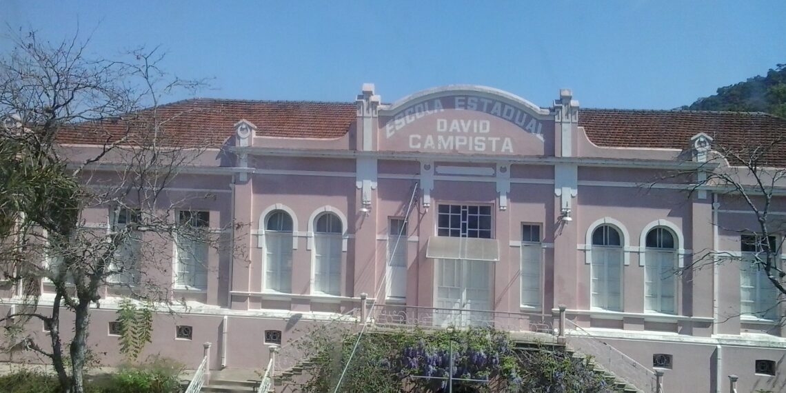 Cadastro escolar para estudar na rede pública de Minas começa nesta quarta-feira