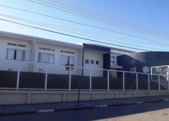 Com casos suspeitos de Covid-19, escola da Zona Sul de Poços suspende aulas presenciais