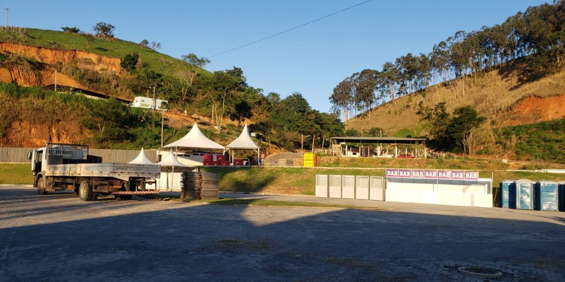 “Estão muito abalados”, diz assessoria de dupla de Poços, que se apresentaria hoje com Marília Mendonça