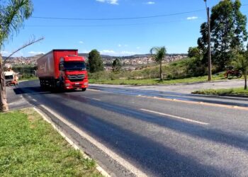 “Derretimento” da Rodovia do Contorno de Poços será corrigido, segundo DEER
