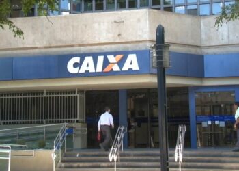 Agências bancárias funcionam para o público até quinta-feira