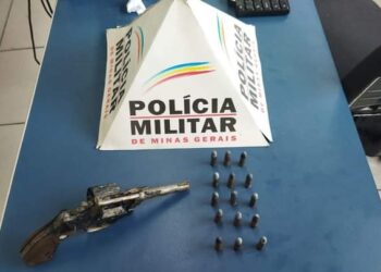 Arma e munições encontradas em córrego são apreendidas em Poços de Caldas