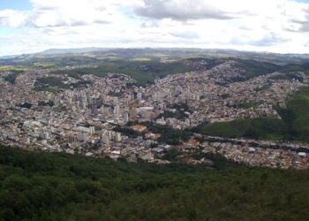 Orçamento de mais de R$ 1 bilhão para 2022 é aprovado em Poços