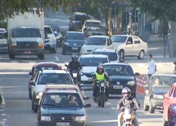 Zema decide sancionar lei que congela valor do IPVA em Minas Gerais