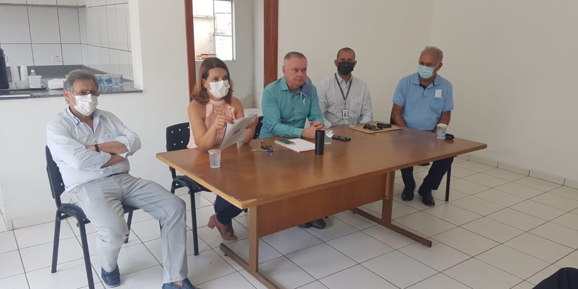 Comprovantes de vacinação serão exigidos por hotéis de Poços