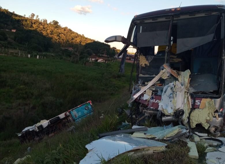 Empresário e auxiliar de produção mortos em acidente na BR 267 são sepultados em Poços de Caldas