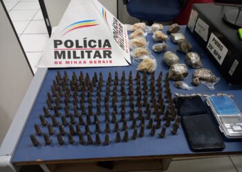 Dupla é detida com drogas e dinheiro em Poços de Caldas