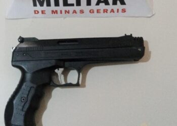 PM apreende simulacro usado por inquilino que ameaçou locatário de imóveis em Poços de Caldas