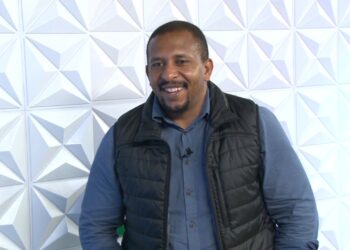 Secretário de Esportes confirma conversas com Wtorre para construção de arena multiuso em Poços