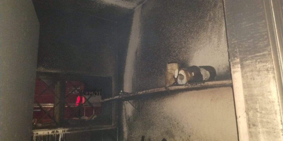 Depósito pega fogo em Poços de Caldas