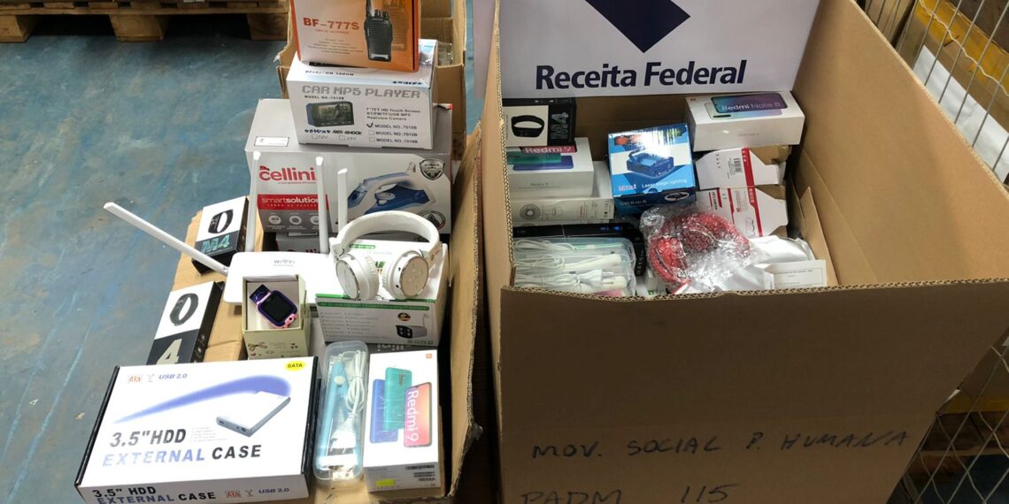 Receita Federal doa R$ 230 mil em produtos para entidades de Poços e região