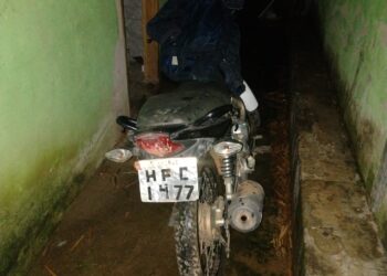 Motocicleta furtada é encontrada em casa abandonada em Campestre