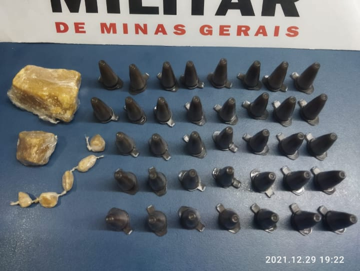 Dupla de adolescentes é detida suspeita de tráfico de drogas em Poços de Caldas