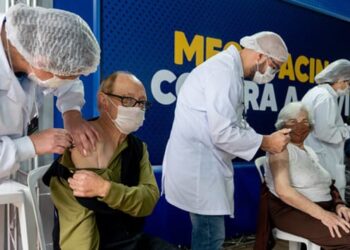 Novembro registra menor número de mortes pela covid-19 desde abril de 2020