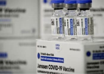 Aplicação de vacinas contra Covid-19 continuam nesta terça em Poços de Caldas