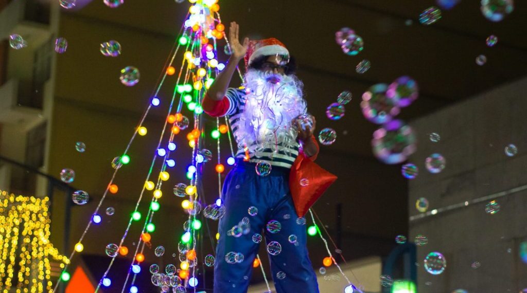 Neste sábado tem apresentação e cortejo de Natal com Rasgacêro em Poços