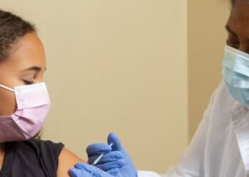 Covid-19: Poços deve iniciar vacinação em crianças na próxima semana