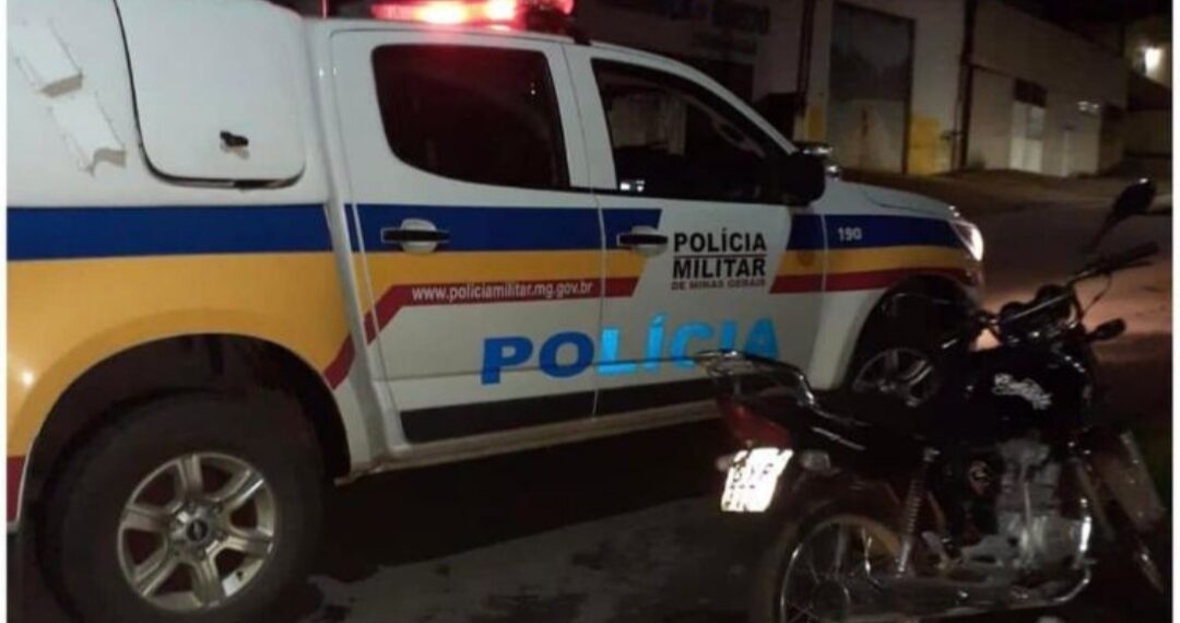 Após ser flagrado empinando moto e tentar fugir da PM, motociclista é preso em Poços de Caldas