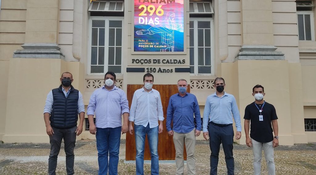 Prefeitura coloca em funcionamento Totem de contagem regressiva para os 150 anos de Poços