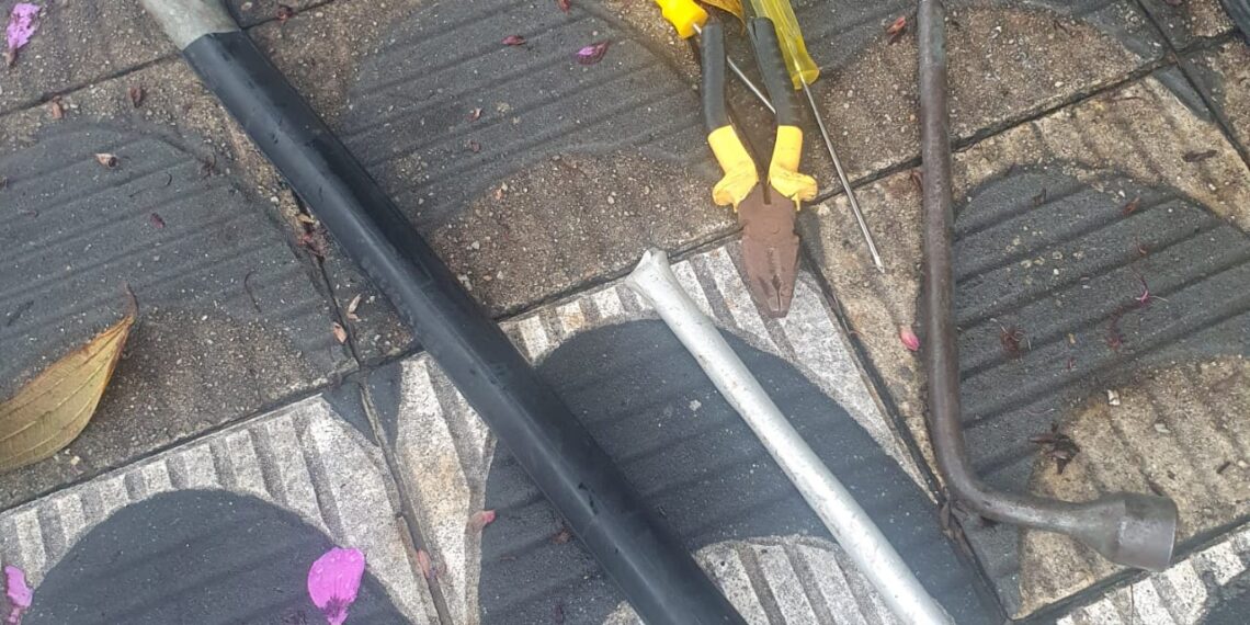 Dois homens são presos tentando furtar motocicleta em Poços de Caldas