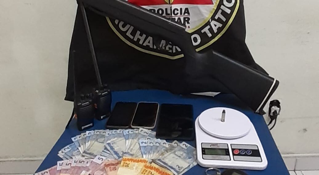 Cozinheira suspeita de usar trailler de lanche para tráfico de drogas é presa em Poços de Caldas