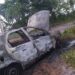 Carro fica completamente destruído após incêndio em Poços de Caldas