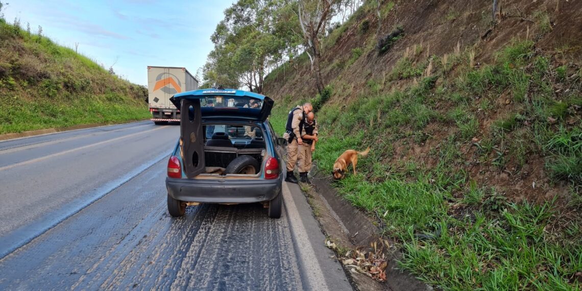 Polícia Prende três por tráfico de drogas na LMG-877, em Poços de Caldas