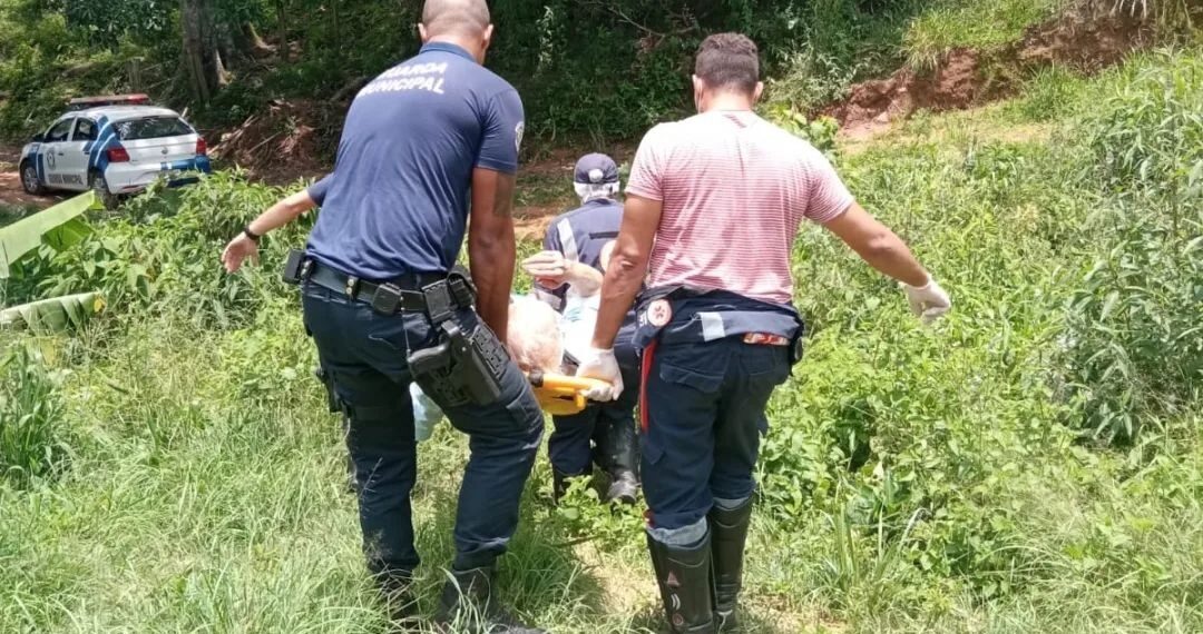 Guarda Municipal e Samu resgatam idoso no bairro Tira Fogo, em Andradas