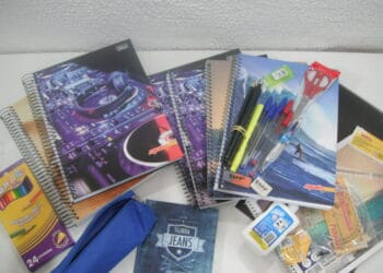 Kit Escolar começa a ser distribuído segunda (24) para alunos da rede pública em Poços