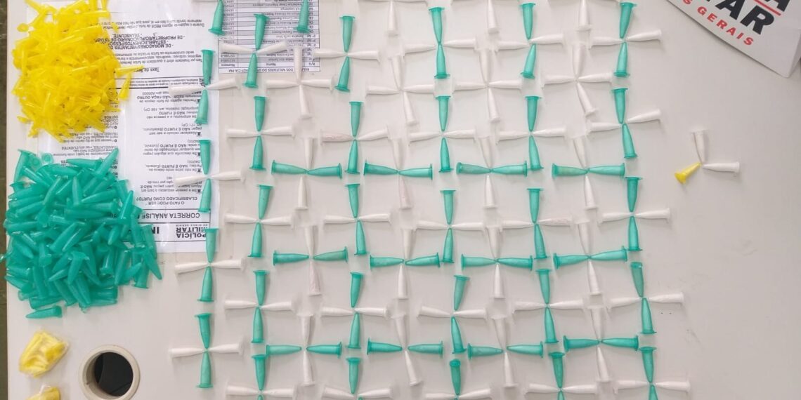 Traficante é preso pela PM em Botelhos com mais de 200 pinos de cocaína