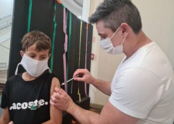 Vacinação para crianças a partir de 05 anos continua em Poços