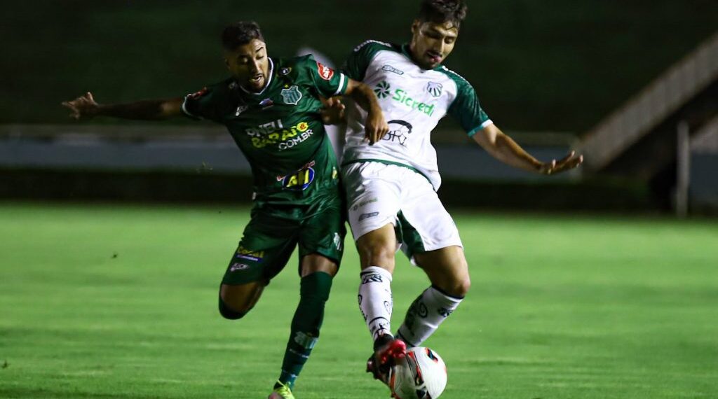 Caldense vence Uberlândia por 1 a 0 e volta ao G4 no Mineiro