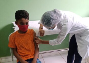 Covid-19: aplicação da 2ª dose da vacina infantil tem início em Poços de Caldas