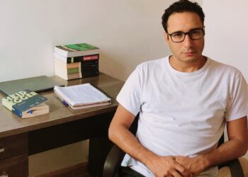 Autor poços-caldense lança livro: “Da necessidade de se transformar o mundo”