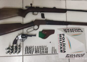 Idoso de 76 anos é preso com armas e munições após atrito familiar em Poços de Caldas